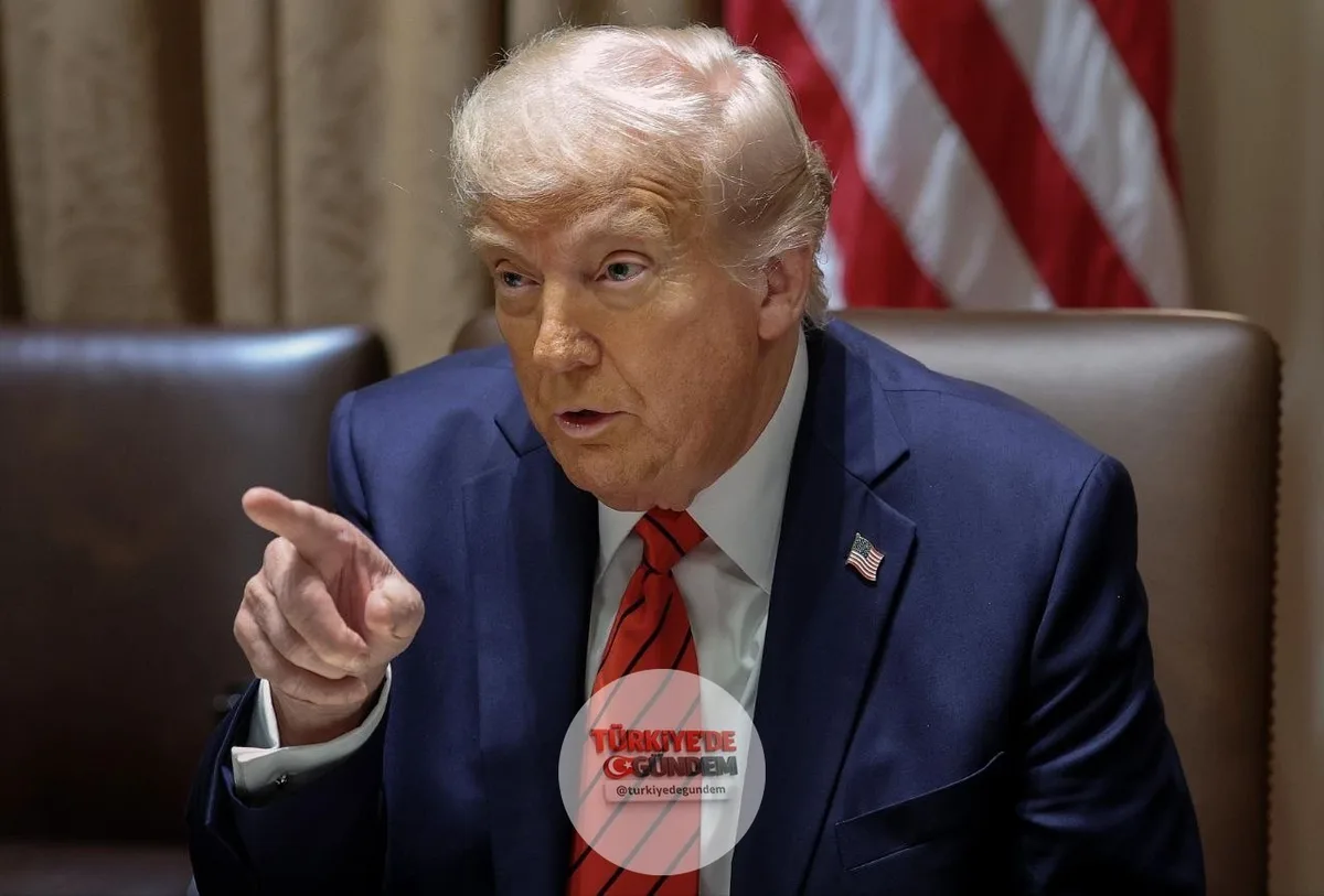 ABD Başkanı Trump: “İki taraf da derhal ateşkes istiyor. Barış için son müzakereler sürüyor; yeter ki cehalet ya da aptallık bu sürecin önüne geçmesin. Nihai anlaşma sağlanana kadar abluka tamamen yürürlükte kalacak. Sürecin hızlı ilerlemesi bekleniy