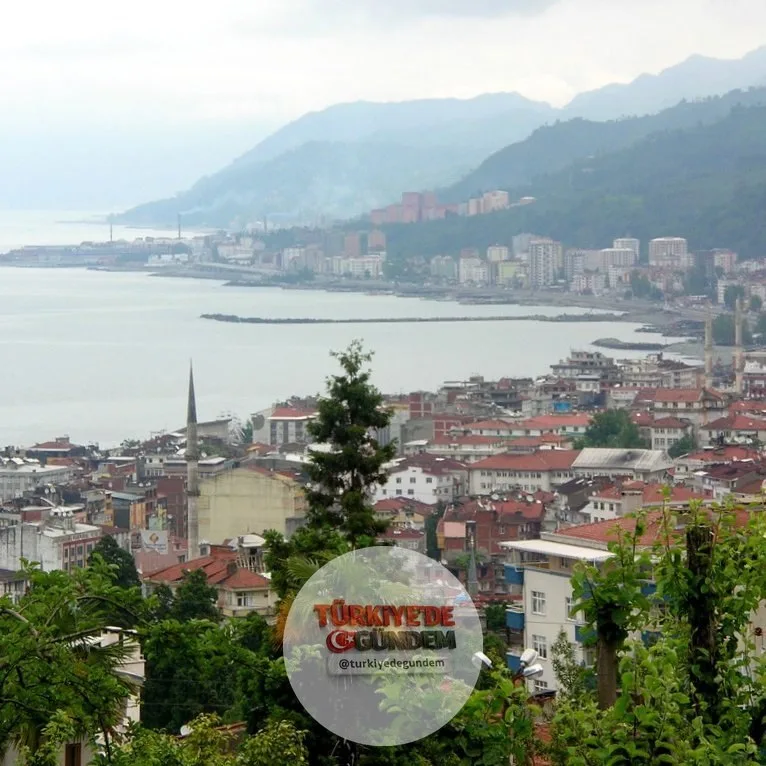 Türkiye'de güvenlik algısının en yüksek olduğu iller belli oldu. (Sözcü) — Rize: %88,4 — Afyonkarahisar: %87,2 — Bayburt: %86,0 — Artvin: %84,7 — Çanakkale: %84,1