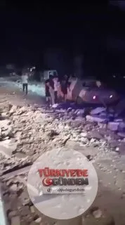 İsrail savaş uçakları, Lübnan'ın Sur kentindeki Zukak el-Mafdihi bölgesine hava saldırısı düzenledi.