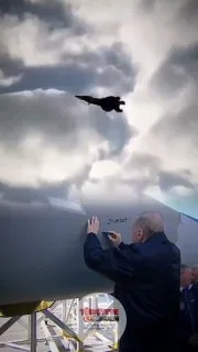 Avrupa savaş uçağını konuşuyor, Türkiye ise uçuruyor. TUSAŞ Genel Müdürü Mehmet Demiroğlu, "Tempest ve FCAS gibi projeler konuşuluyor ancak henüz fiilen başlamadılar. Biz ise onlardan çok ilerideyiz" dedi. Türkiye'nin 5. nesil savaş uçağı KAAN test u