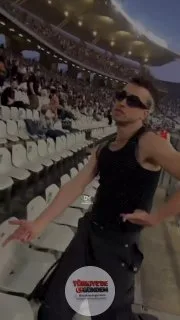 Karma6 üyeleri Ezgi Akliman ve Cem Süha Kurt, Kanye West konserinde "Keşke Benim Olsa" şarkısı eşliğinde dans ederek akıma katıldı.