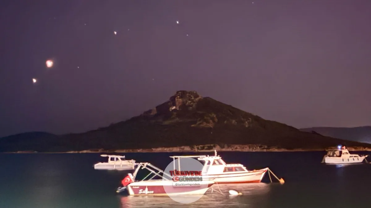 Venüs ve Jüpiter'in 2028 yılına kadar bir daha gerçekleşmeyecek olan kavuşumu, Balıkesir'in Ayvalık ilçesinde görüntülendi.