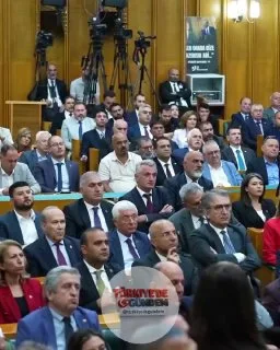 Özgür Özel: “Vakti gelmiş değişimin önünde kimse duramaz. Önümüzde duran, bu milletin ayaklarının altında kalır!”