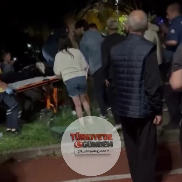 Ankara'nın Etimesgut ilçesinde çıkan bıçaklı kavgada 16 yaşındaki bir genç hayatını kaybetti. 17 yaşındaki şüpheli T.E. ve babası B.E. gözaltına alındı.