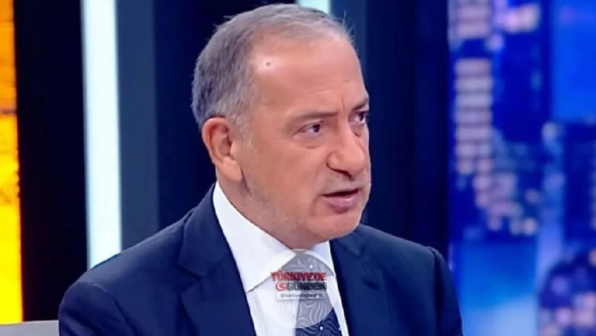 Fatih Altaylı: Karslı bir takipçim kısa bir mesaj göndermiş. Türk siyasetindeki, özellikle de CHP içindeki Kars ekibini çok iyi tanır. Mesajı aynen şöyle: “12 bin yıllık insanlık tarihinde, Barış Yarkadaş’ın kanaat önderi olduğu bir dönemde yaşamak n