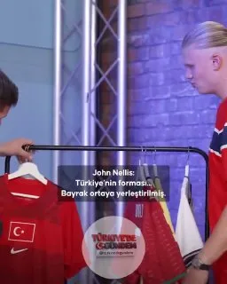 Erling Haaland, A Milli Takımımızın forması hakkında, "Gerçekten çok iyi görünüyor, kusursuz. Birinci sınıf bir duruşu var," yorumunda bulundu.