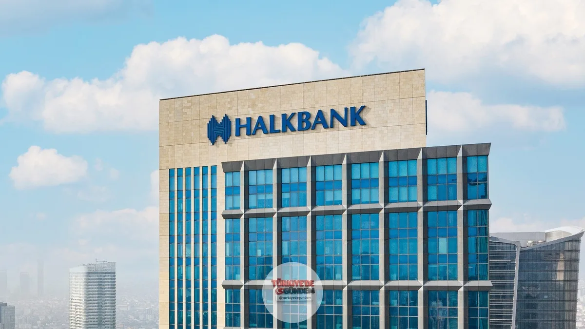 Halkbank, ABD’de 9 yıldır devam eden davada ceza dosyasının düşürülmesi için ABD’li savcılıkla birlikte mahkemeye başvurduğunu açıkladı. • Mahkemenin onay vermesi halinde dava tamamen sona erecek