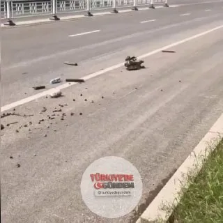 Çin, saatte 80 kilometre hıza ulaşabilen yüksek hızlı yol süpürme aracını tanıttı. Araç, yoldaki toz ve taşları 7 saniyede temizleyebiliyor.