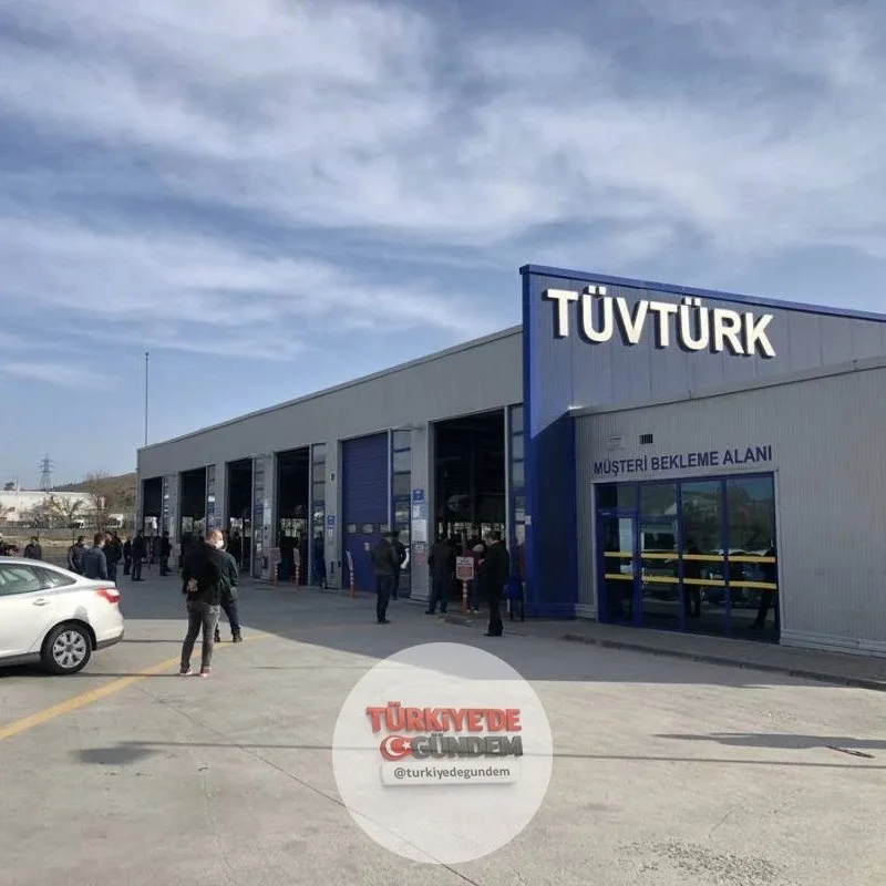 TÜVTÜRK, randevu yoğunluğunu azaltmak ve hizmetleri hızlandırmak amacıyla Adana ve Eskişehir’de 2 yeni araç muayene istasyonu açıyor. Adana Büyükdikili İstasyonu eylül ayı başında, Eskişehir Odunpazarı İstasyonu ise yıl sonuna doğru hizmete girecek.