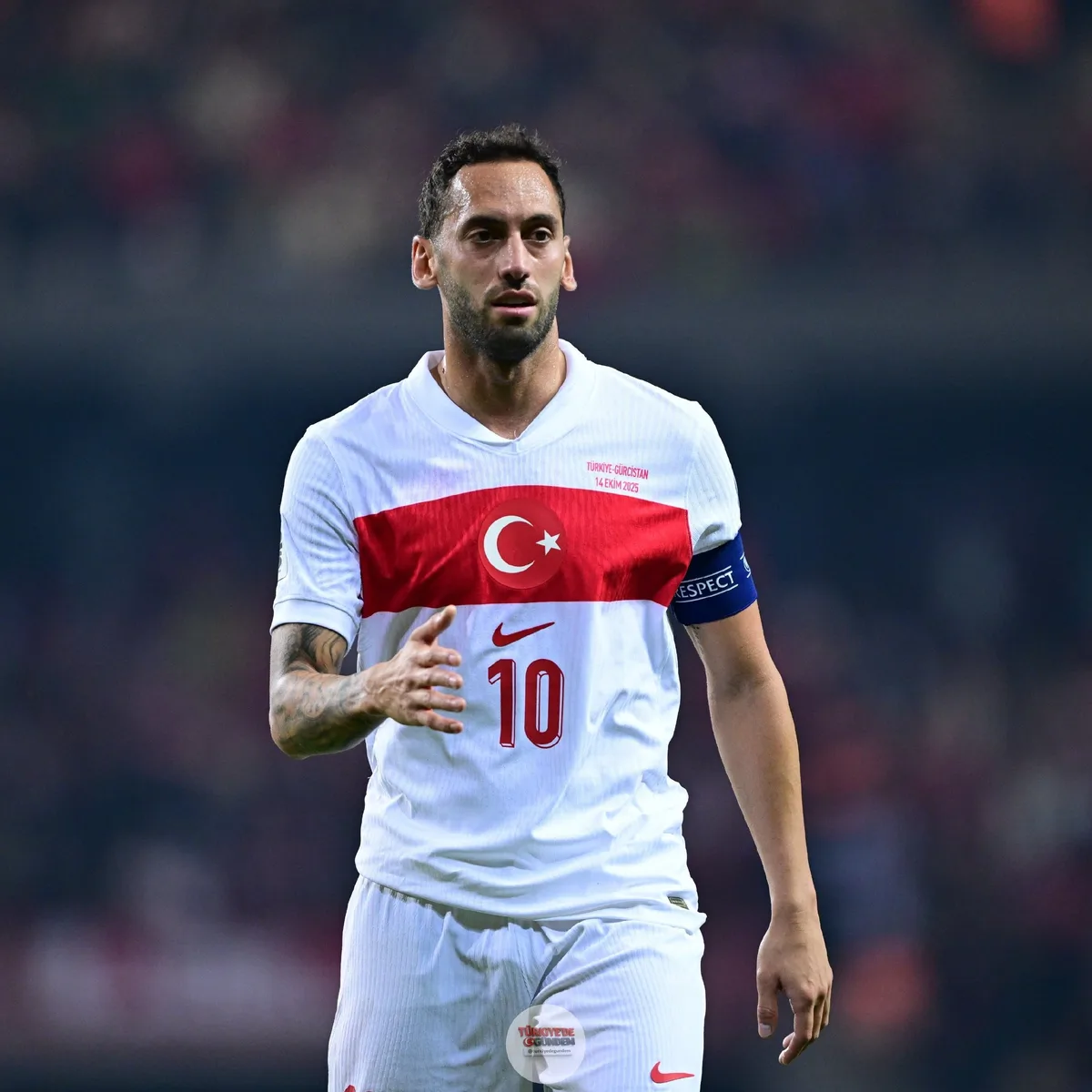 Hakan Çalhanoğlu: "Avustralya bizi deneyimsiz olarak görüyor olabilir. Onların hakkımızda böyle düşünmesi bizim için daha iyi."