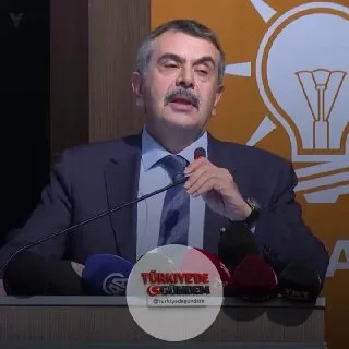 Yusuf Tekin'den İmamoğlu ve Özgür Özel'e: — Her şeyi yönetmek isteyen bir Ekrem İmamoğlu var ama ona üniforma giydirdiği bir genel başkanı var. — O da kendini gerçekten Tosun Paşa zannetti.