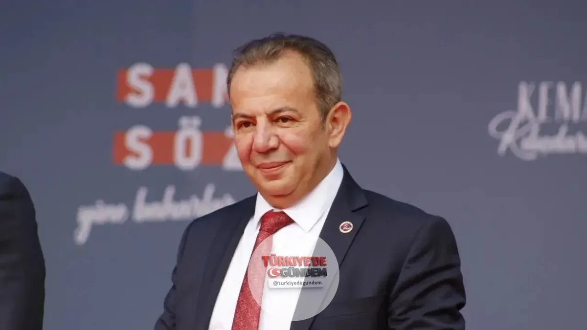 Tanju Özcan, CHP'den istifa etti.