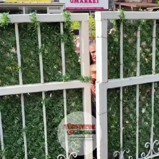Ankara'daki bir lisede, LGS öncesi dakikalarda çok sayıda öğrencinin okul bahçesine girişine izin verilmedi. Okul müdürü, yaşananın bir yanlış anlaşılmadan kaynaklandığını belirterek öğrencilerin içeri alınmasını sağladı.