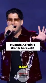 Reynmen, Mustafa Sandal’ın ikonik hareketini taklit ederek salondakileri kahkahaya boğdu. “Mustafa Abi’nin o ikonik hareketi... Sohbetin tam ortasında aniden şunu yapıyor: BAM!”
