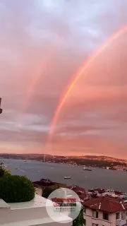 İstanbul'da gün batımı sırasında gökkuşağı görüntülendi.