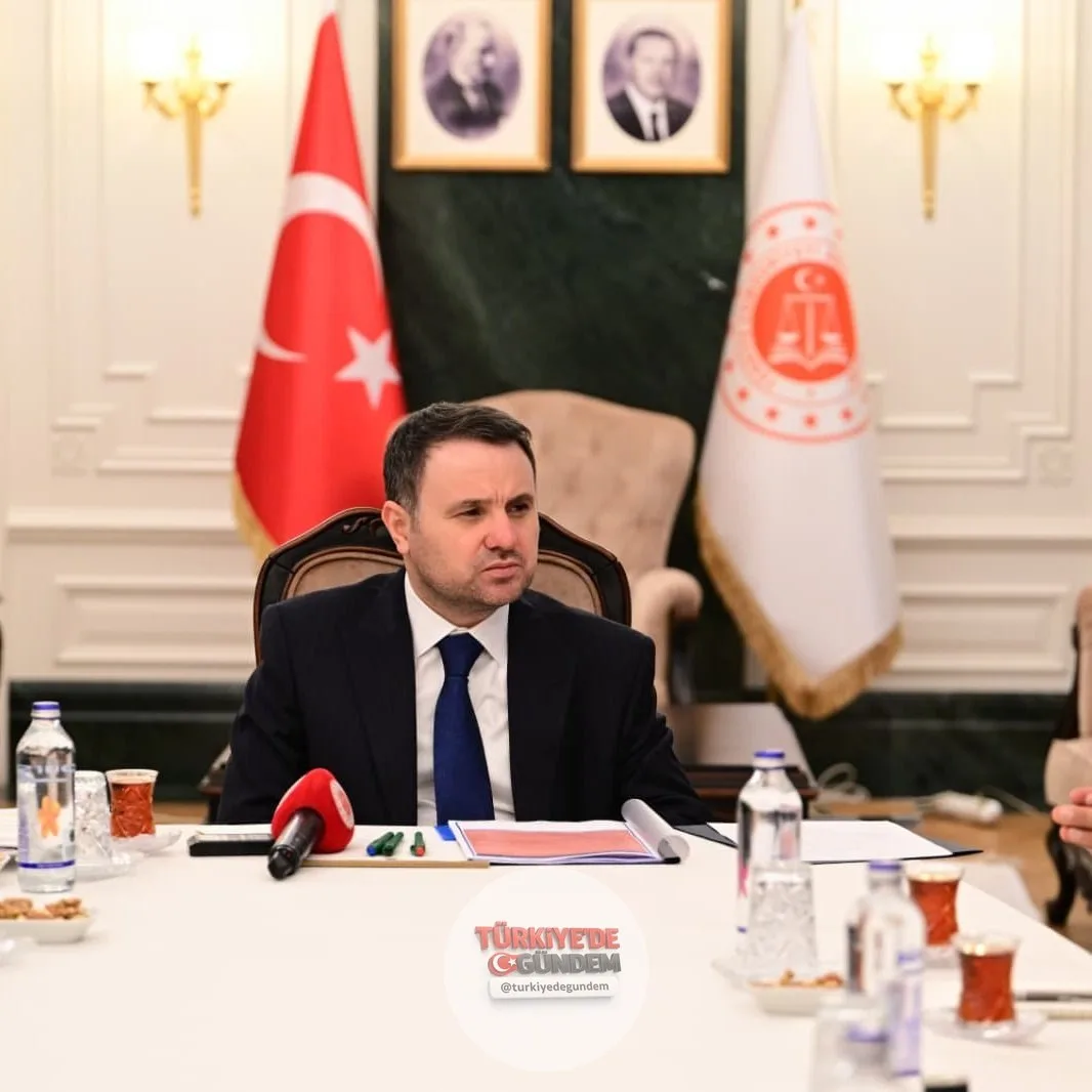 1-) 🏛️ Adalet Bakanı Akın Gürlek, kendisinin Avrupa Birliği yaptırım listesine eklenmesini öneren Avrupa Parlamentosu (AP) üyesine şu yanıtı verdi:
