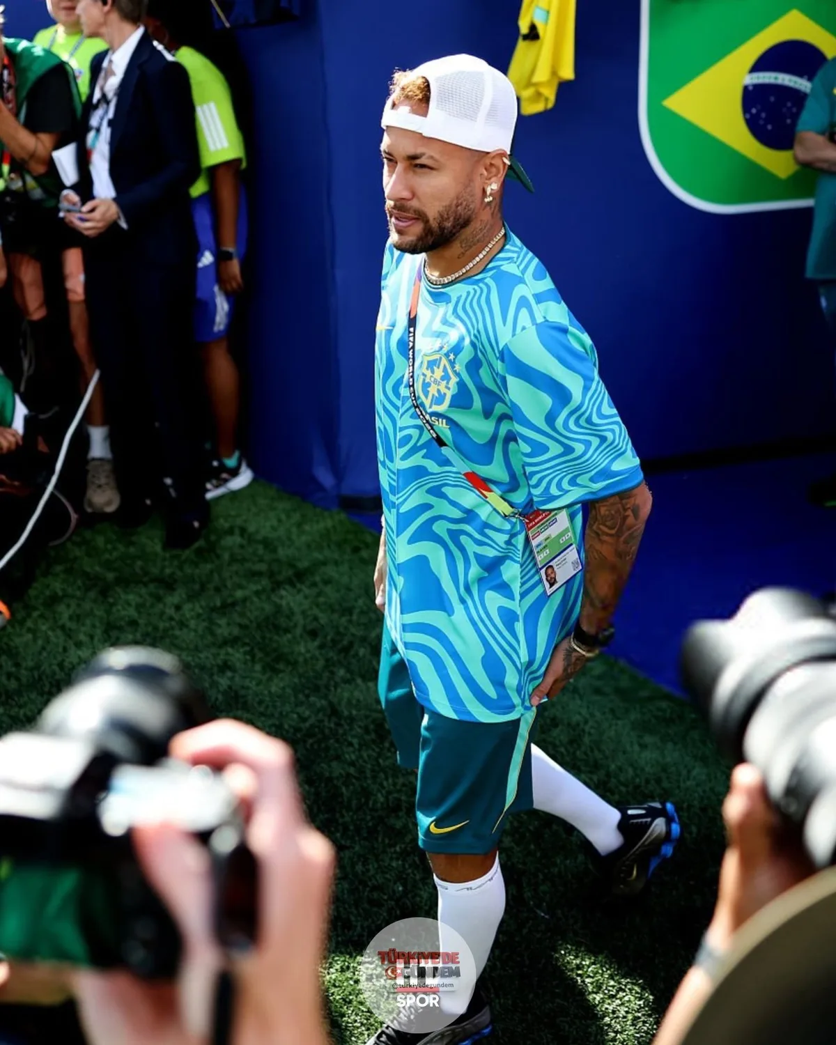 Brezilya - Paraguay maçı öncesinde, sakatlığı devam eden Neymar forma giyemeyecek.