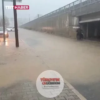 Kırşehir'de şiddetli yağış sele yol açtı.