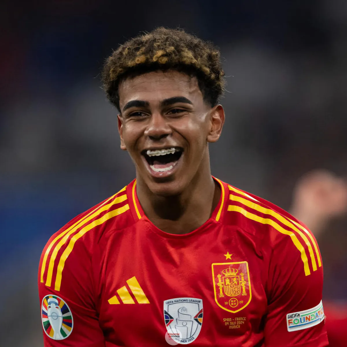 2026 Dünya Kupası’nda en değerli 100 futbolcu arasında 7 Barcelona oyuncusu yer alıyor. Bu isimlerin toplam piyasa değeri 650 milyon euroyu aşıyor. Lamine Yamal (€200 milyon) Pedri (€150 milyon) Pau Cubarsí (€80 milyon) Raphinha (€70 milyon) Dani Olm