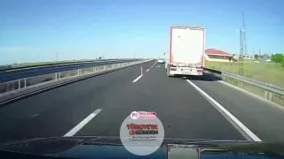 Siverek-Diyarbakır karayolunda ölümle yaşam arasındaki mesafe sadece birkaç santimdi. Hatalı sollama yapan otomobil, karşı yönden gelen tırla kafa kafaya çarpışmaktan son anda kurtuldu.