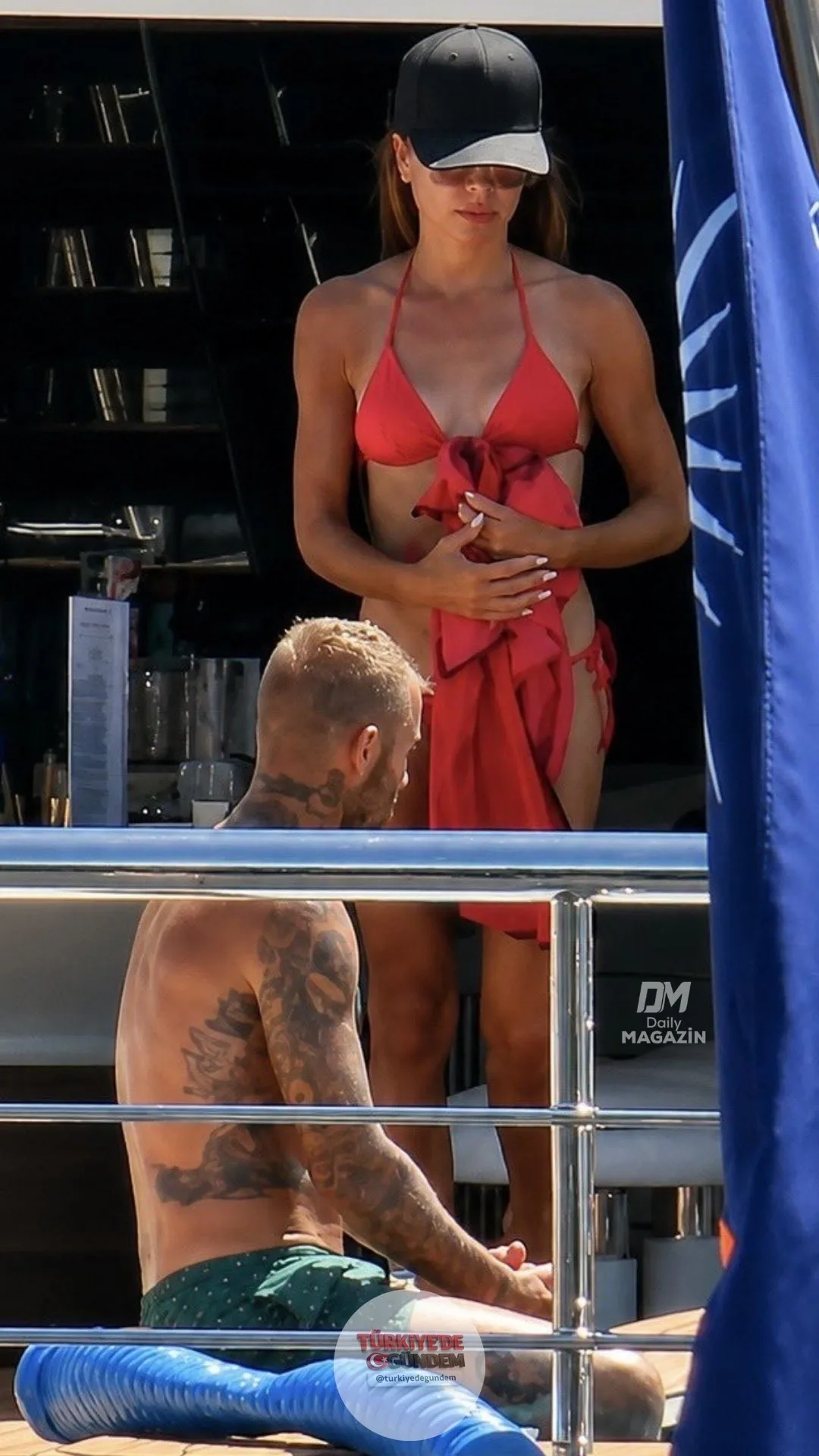 David ve Victoria Beckham, İtalya'da lüks bir yatta tatil yaparken görüntülendi.