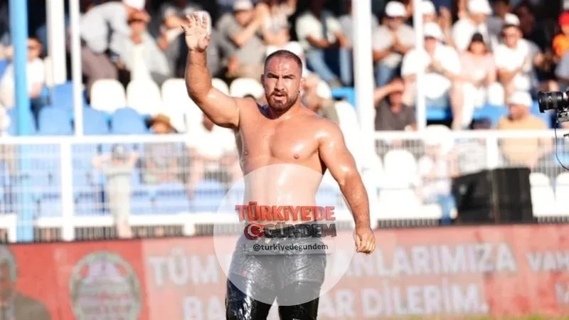 Ankara ASKİ Spor Kulübü güreşçisi Feyzullah Aktürk finalde Antalya Büyükşehir Belediyesi Spor Kulübü güreşçisi Mustafa Taş'ı yenerek 18. Kocaeli Büyükşehir Belediyesi Sekapark Altın Kemer Yağlı Güreşleri'ni kazandı