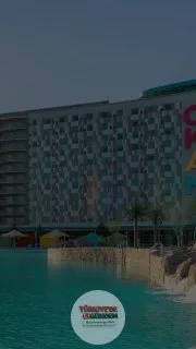 Şubat 2025'te kapılarını açan ve 2026'nın "Dünyanın En Harika Yerleri" listemizde yer alan Okana tatil köyü, adeta bir su cenneti: 15 su kaydırağı, dalga havuzu ve çocuk oyun alanlarıyla 100 bin metrekarelik kapalı su parkının yanı sıra 4,5 dönümlük