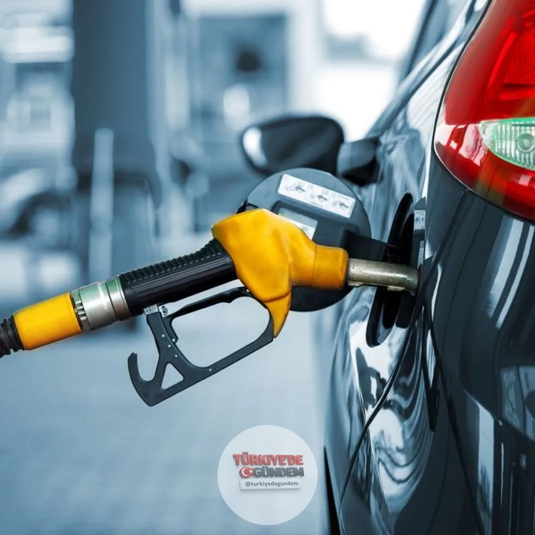 Motorinin litre fiyatında 1,23 TL indirim yapıldı.