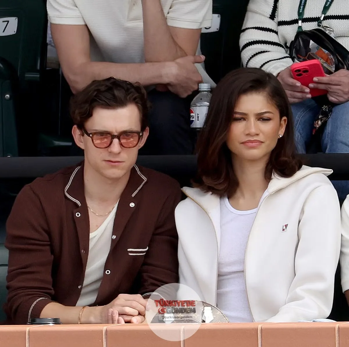 Tom Holland, sızdırılan bilgilerin ardından Zendaya ile üç ay önce evlendiklerini doğruladı.