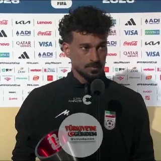 Dünya Kupası'nda İranlı taraftarların kendi milli marşlarını yuhalaması üzerine İranlı futbolcu Ramin Rezaeian’a yöneltilen soruya verdiği yanıt şöyle oldu: "Aramızda bir sorun varsa, bu bizim sorunumuzdur. Sizi ilgilendirmez. Bu bizim kendi iç mesel