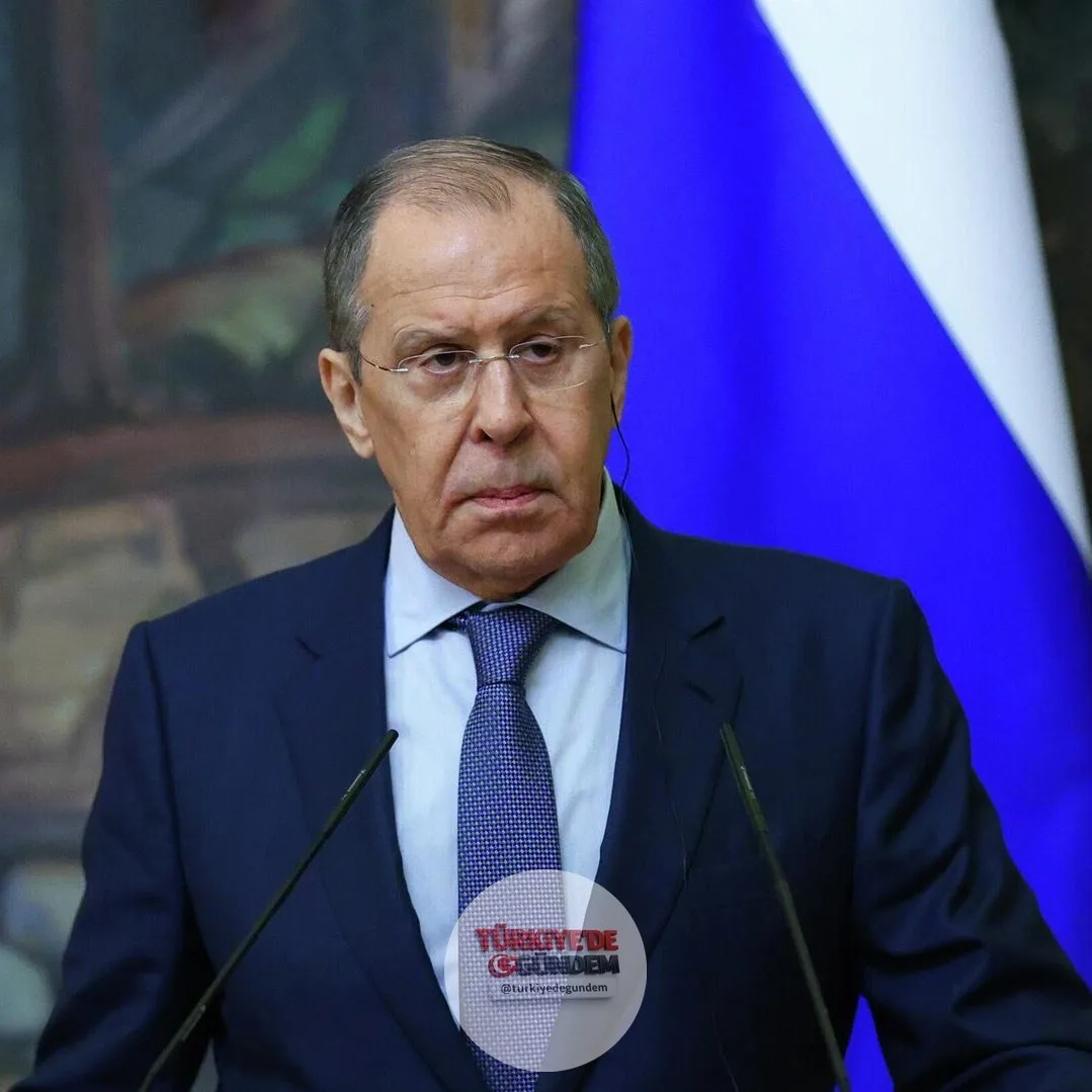 Rusya Dışişleri Bakanı Lavrov: "Zelenski halka oynuyor. Hem halka oynamaya hem de piyano çalmaya alışkın."
