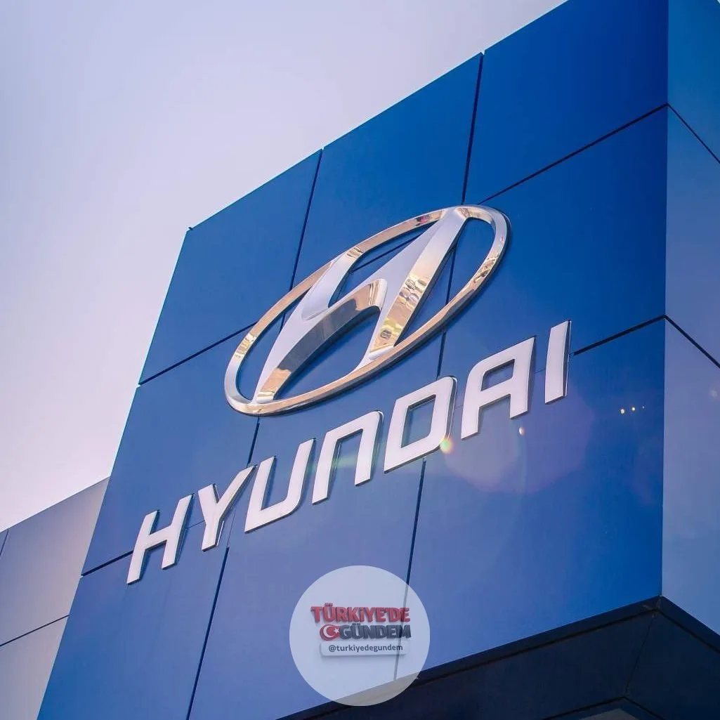 Hyundai'nin Türkiye'deki Batarya Fabrikası Yatırımı: Hyundai Motor Türkiye, İzmit fabrikasında kurulacak yeni batarya tesisiyle IONIQ 3 yatırımını güçlendirecek. Toplam 715 milyon euroluk yatırım kapsamında hayata geçirilecek fabrika, ilk aşamada 300