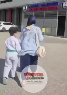 Oğlu karate kursuna giden annenin paylaşımı: “Çantamı çalmaya çalıştıklarında karate eğitimi almış oğlum… ”