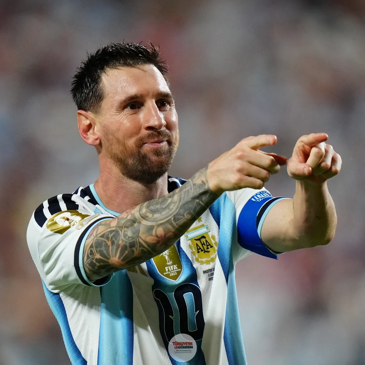 Lionel Scaloni: "Dünyanın en iyisinin kim olduğu tartışmalarını bırakın. Messi, sıkılana kadar dünyanın en iyi futbolcusu olmaya devam edecek."