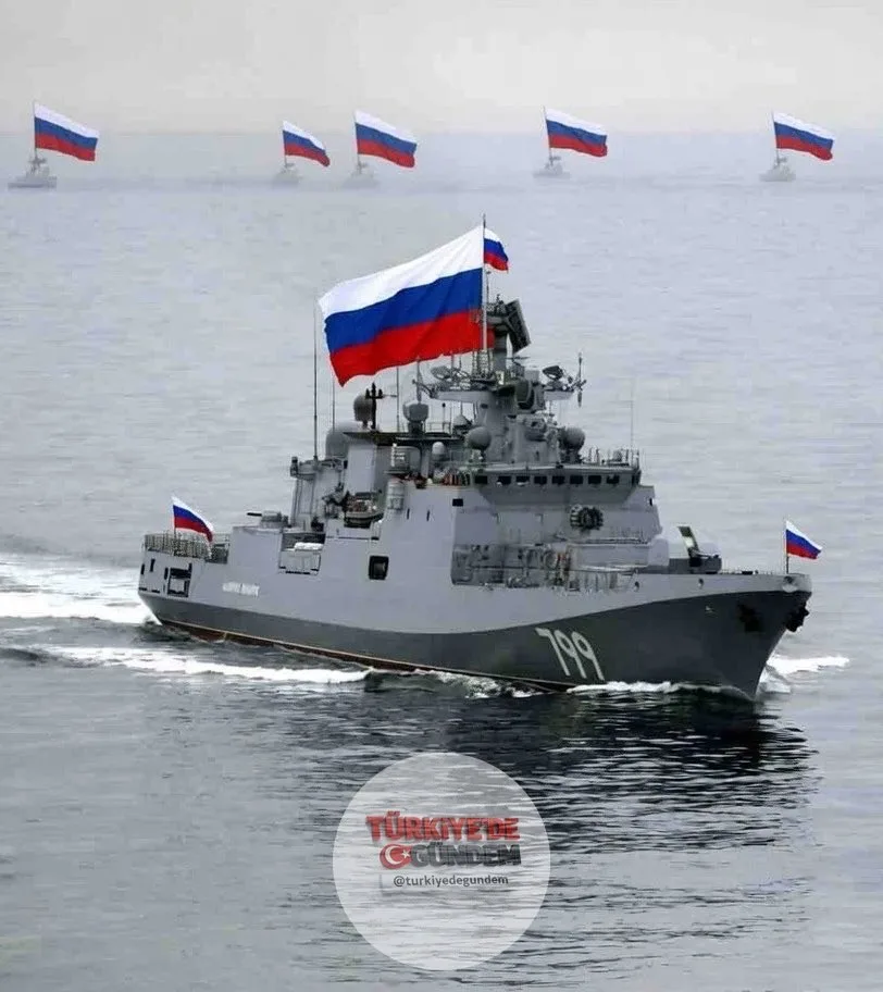 SON DAKİKA: Rus Amiral Grigoroviç mürettebatı, İngiliz Kanalı'nda İngiliz bayraklı bir yatla yaşanabilecek bir kazayı önlemek için gerekli tüm önlemleri aldı. Rus Amiral Grigoroviç, İngiltere'nin bir Rus petrol tankerine saldırdığı sırada İngiliz yat