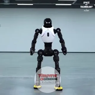 Şanghay merkezli robotik şirketi AGIBOT, Lingxi X2 insansı robotunu daha gelişmiş hareket kabiliyetleriyle güncelledi. Robot, çevresindeki hareketli nesneleri algılayabiliyor, izledikleri rotayı tahmin edebiliyor ve hızla yoldan çekilebiliyor. Lingxi