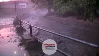 Kuzey İspanya, Galiçya bölgesindeki birçok köyü yerle bir eden şiddetli fırtına ve sel felaketinin ardından güne ağır hasarla uyandı.