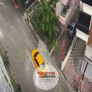 Meteoroloji Genel Müdürlüğü'nün art arda yaptığı uyarıların ardından Ankara'da etkili olan şiddetli sağanak, Yenimahalle'de günlük yaşamı olumsuz etkiledi. Kısa sürede şiddetini artıran yağış nedeniyle birçok cadde ve sokakta su birikintileri oluşurk