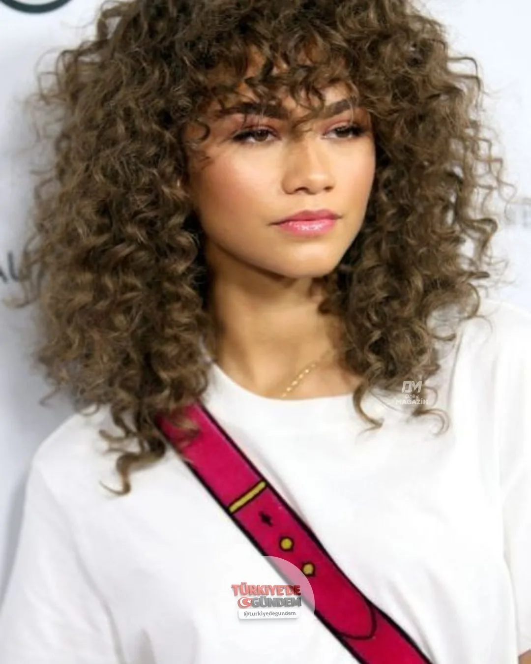 Dwayne Johnson'ın kızı, Zendaya'ya olan benzerliğiyle sosyal medyada gündem oldu.