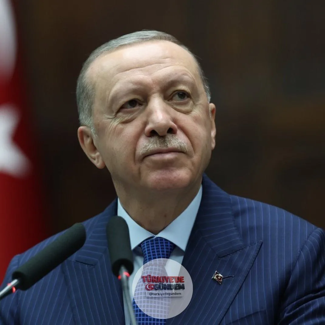 Cumhurbaşkanı Erdoğan: "Kendisini akışa bırakan değil, akışa yön veren bir gençlik yetiştireceğiz." "LGBT gibi insan fıtratına aykırı sapkınlıklar, buna benzer fikir ve ideolojiler, bu odaklar tarafından genç zihinlere enjekte edilmeye çalışılıyor."