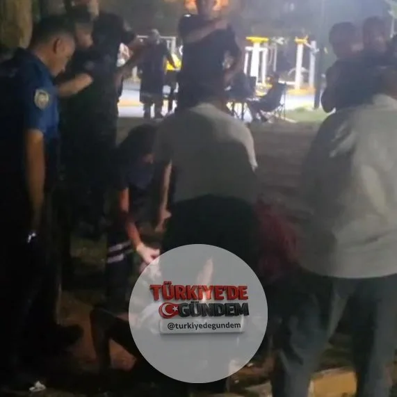 Şanlıurfa'da iki grup arasında taş, sopa ve bıçakların kullanıldığı kavgada 3 kişi yaralandı.