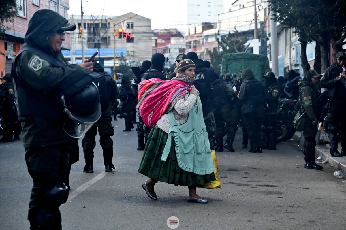 Bolivya, protestoların ekonomiyi durma noktasına getirmesinin ardından olağanüstü hal ilan etti. Daha fazla bilgi için Reuters Dünya Haberleri'ni izleyebilirsiniz.