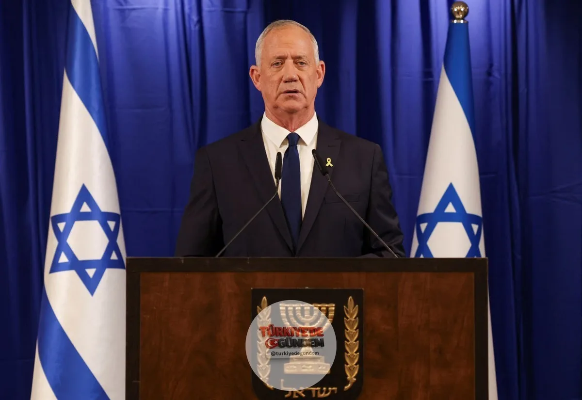 SON DAKİKA: Eski İsrail Genelkurmay Başkanı Benny Gantz: Netanyahu evine dönmeli. Netanyahu'nun görevden alınması sadece ilk adım. İsrail'in, ülkeyi uçurumun kenarından çekip çıkarabilecek Siyonist bir ulusal birlik hükümetine ihtiyacı var.