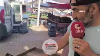 Adana'da bir karpuz satıcısı, ürünlerini vatandaşların alım gücüne göre ayırdı: "Bu parası olmayanlar için, bu emekliler için, bu da normal vatandaş için."
