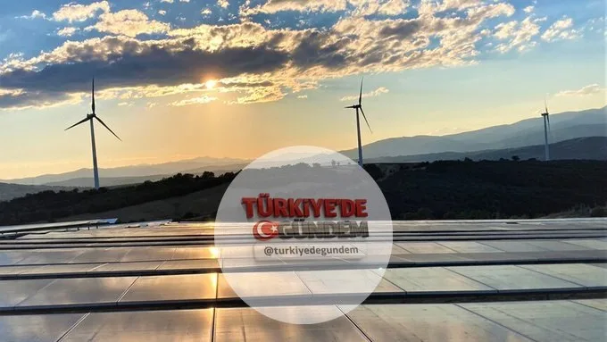 Dün günlük elektrik üretiminde yenilenebilir enerji kaynakları öne çıktı. Türkiye'de dün günlük bazda 961 bin 558 megavatsaat elektrik üretildi. Üretimde, yüzde 27,6'yla barajlı HES, yüzde 16,4'le GES ve yüzde 16,1'le RES ilk üç sırada yer aldı