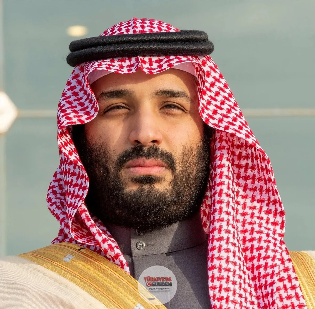 SON DAKİKA: Suudi Arabistan kendi silahlarını geliştirip üretecek. Ülke, 2030 yılına kadar askeri harcamalarının yüzde 50'sini yerlileştirmeyi, yerli bir savunma sanayisi kurmayı ve ABD, Avrupa ve Çin dahil olmak üzere dış tedarikçilere olan bağımlıl