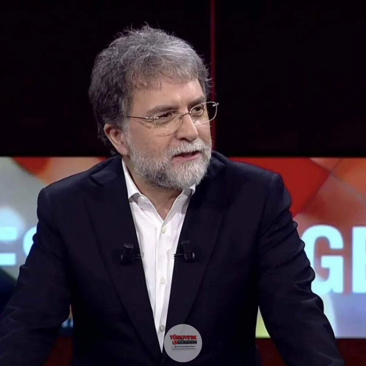 Ahmet Hakan’dan A Milli Takım’a: "Kemal Kılıçdaroğlu ile karşılaşma fırsatı bulursanız, bu fırsatı kaçırmayın. Ona, 'Baba, sen bu işi nasıl hallettin?' diye sorun. Eleştiriyle karşılaştığınızda sessiz kalmaktan, görmezden gelmekten, kabullenmekten, b