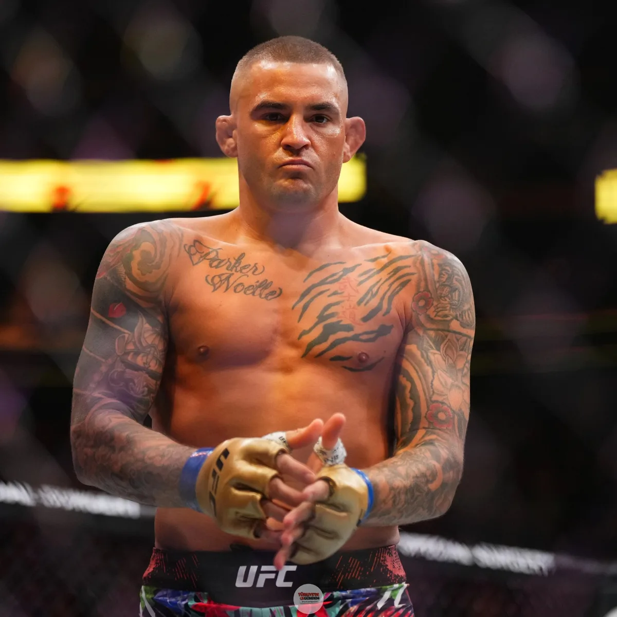 Eski UFC dövüşçüsü Dustin Poirier, kamuya açık bir alanda alkollü olduğu şüphesiyle gözaltına alındı. (TMZ)