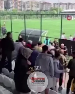 Ankara'da çocukların oynadığı amatör bir futbol maçında veliler arasında kavga çıktı.