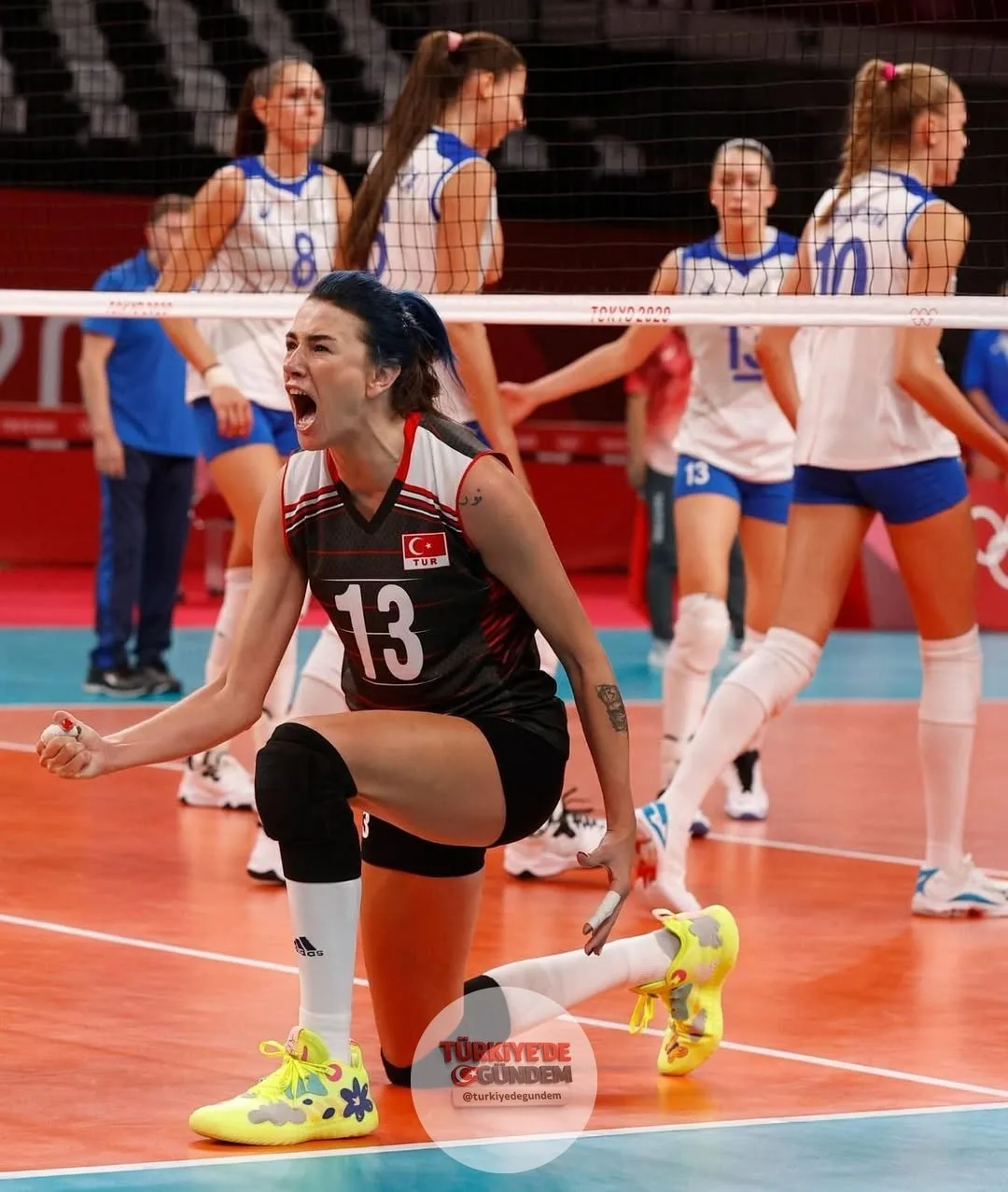Türkiye Voleybol Federasyonu'nun Meliha Diken için yayımladığı veda mesajını paylaşan Meryem Boz, "Henüz bana veda eden olmadığına göre, milli takıma gitme şansım hala var" ifadelerini kullandı.